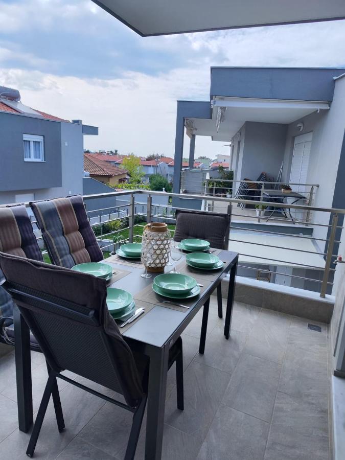 Lilli Deluxe Apartment Nikiti  Exterior foto